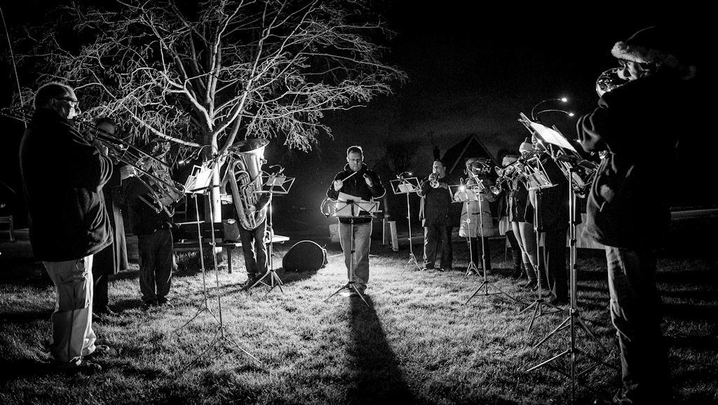 Christmas Carols in Eaton Bray, Friday 18th December 2015 with the Toddington Brass Band<br />Photo by <a href='http://redbrickphotography.uk' target='_blank'>redbrickphotography.uk</a>